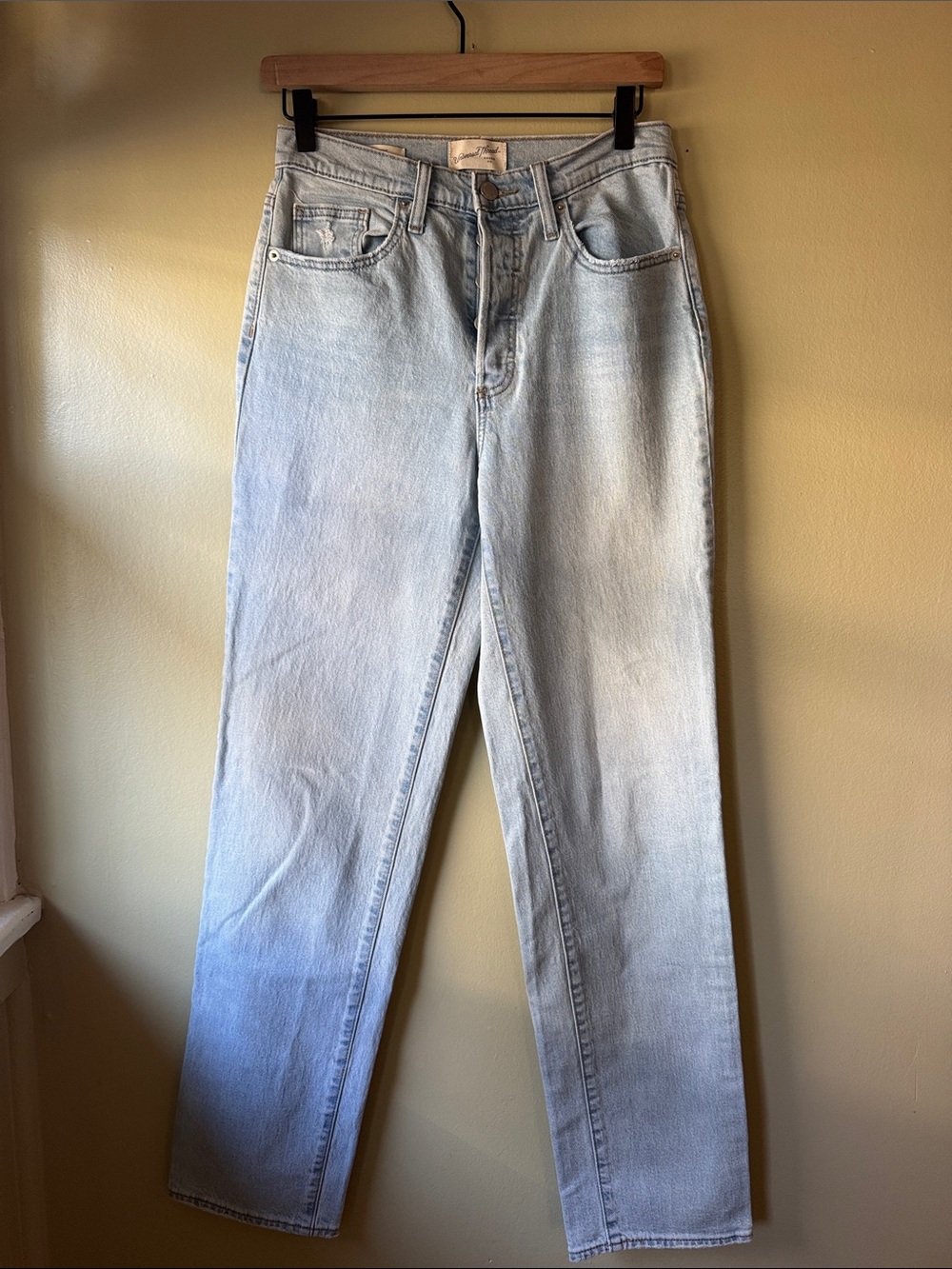 Light Wash Women’s Straight Leg Jeans